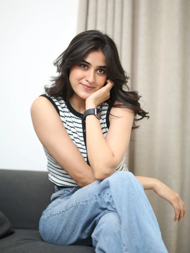 Sakshi Vaidya Trendy Looks