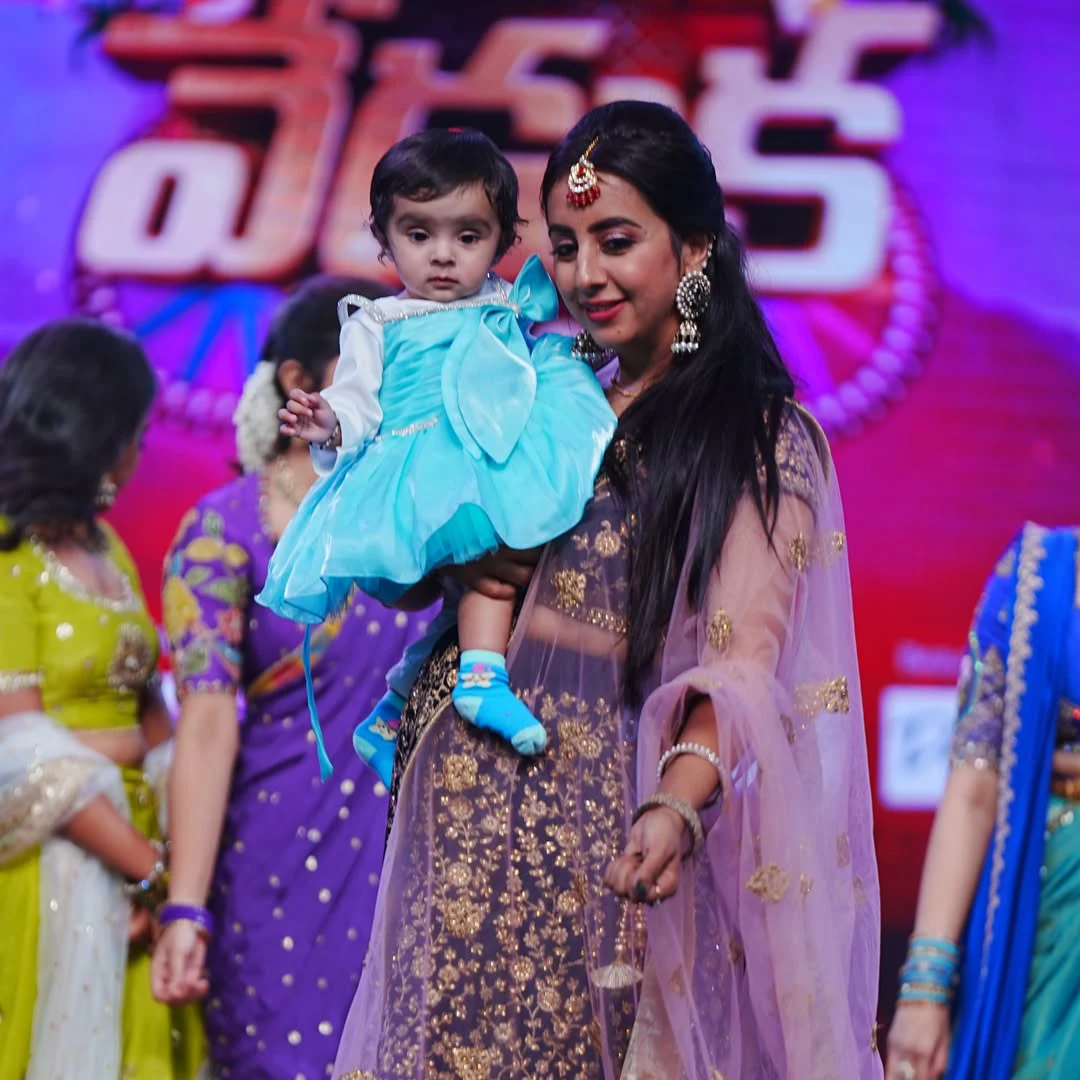 Sanjana Galrani Participated in TV Show with Daughter