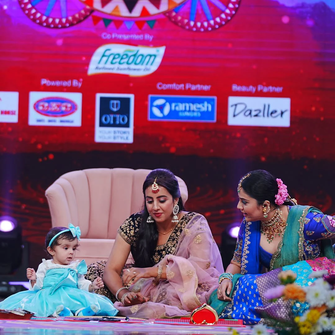 Sanjana Galrani Participated in TV Show with Daughter