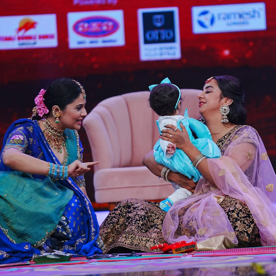 Sanjana Galrani Participated in TV Show with Daughter