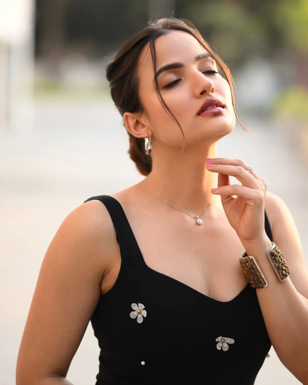 Siri Hanumanth latest glamour photos (1)