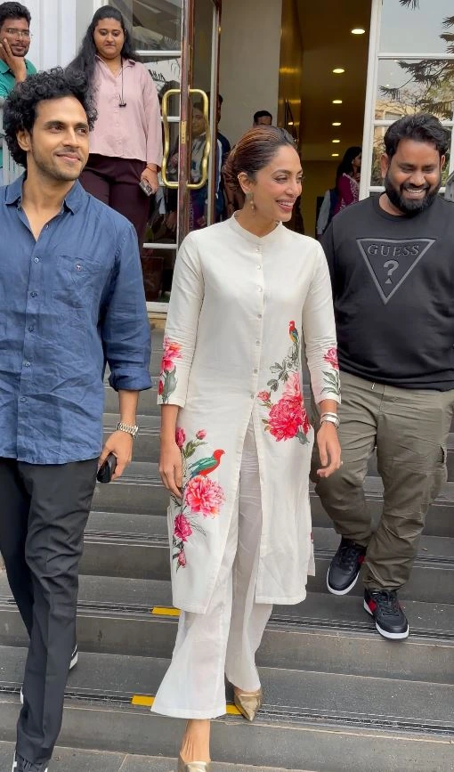 Sobhita Dhulipala Simple Looks in Cheekatilo Movie Promotions