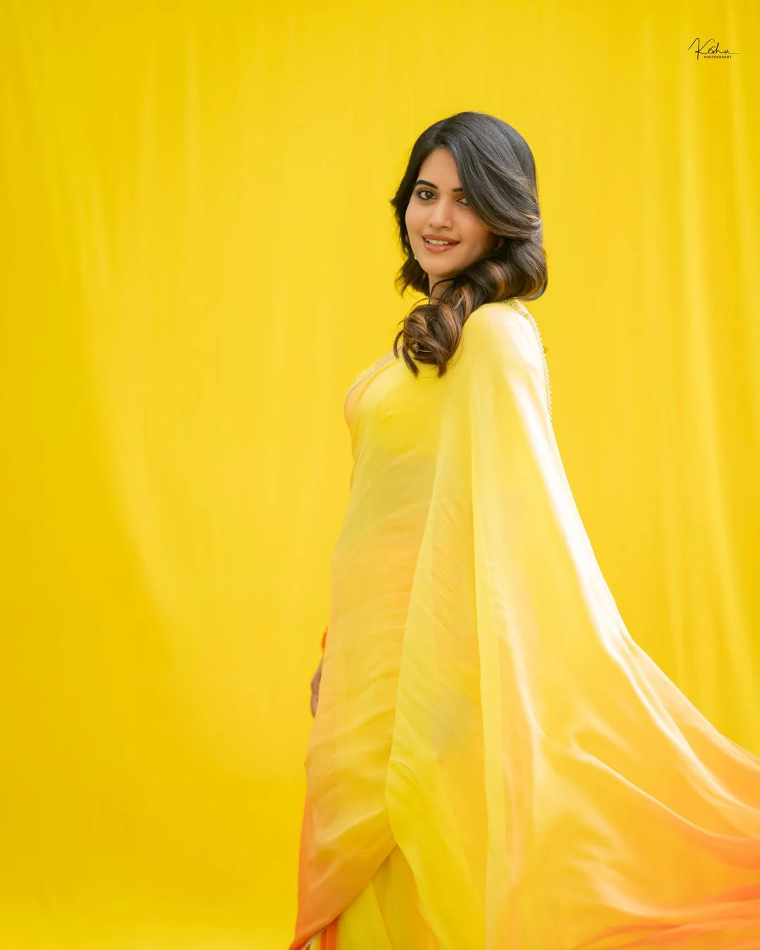 Sravanthi Chokarapu Stunning Looks in Yellow Saree