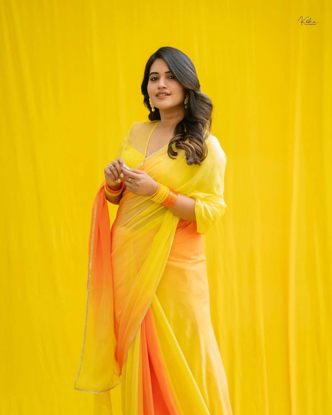 Sravanthi Chokarapu Stunning Looks in Yellow Saree