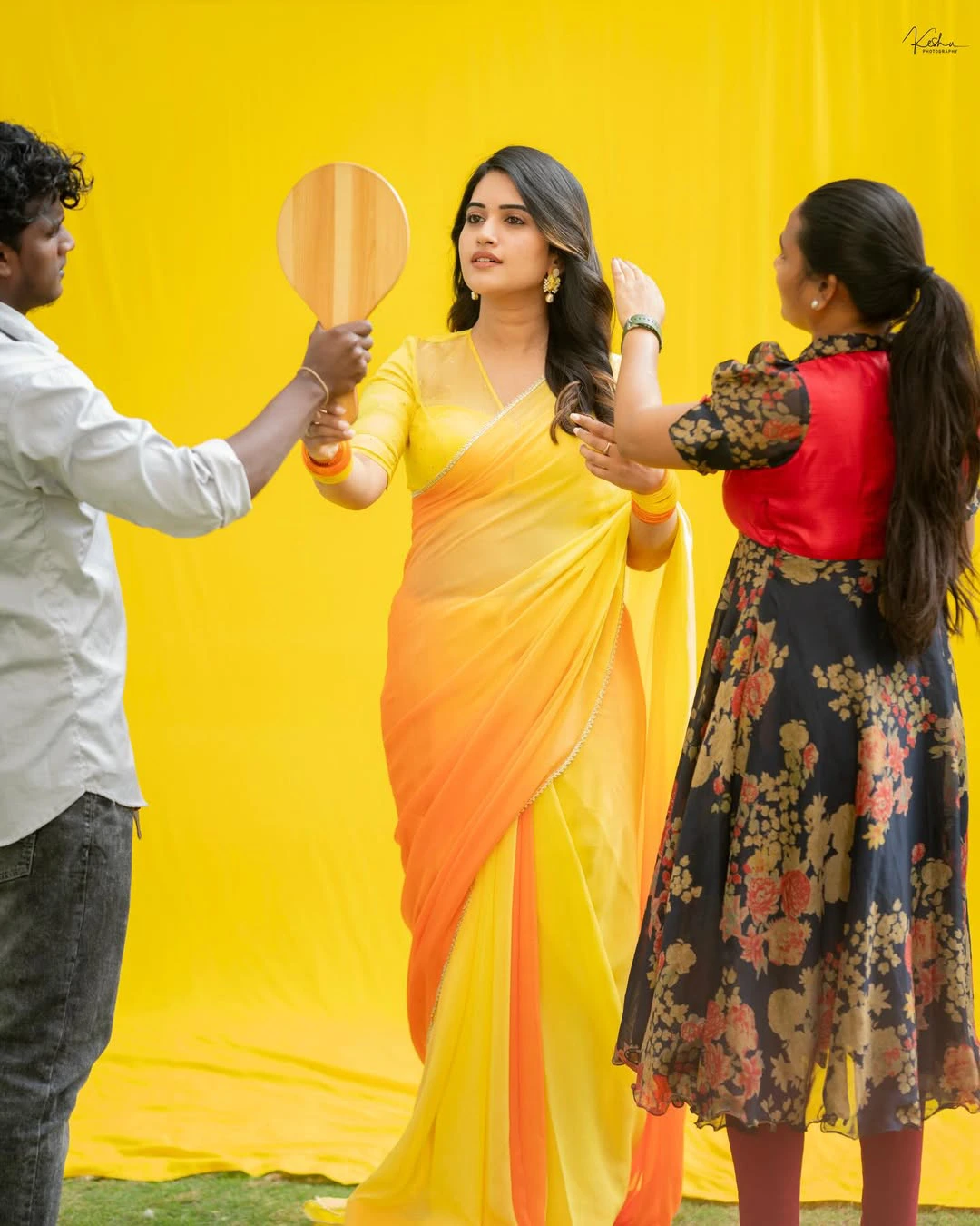 Sravanthi Chokarapu Stunning Looks in Yellow Saree