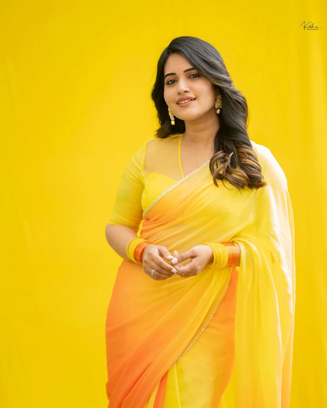 Sravanthi Chokarapu Stunning Looks in Yellow Saree