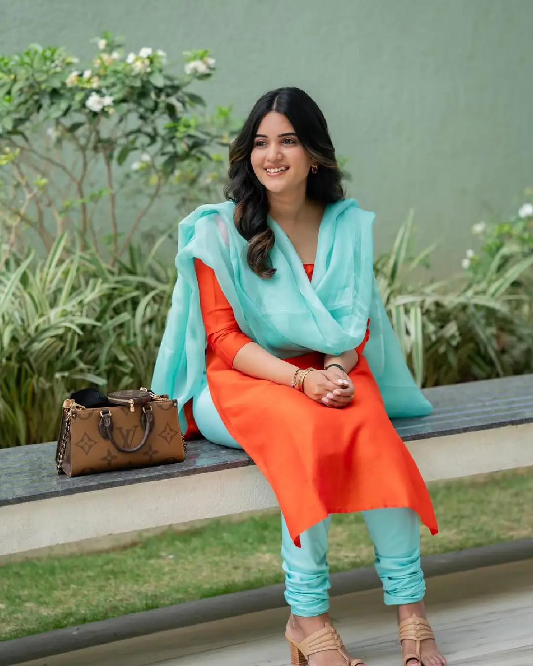 Sravanthi Chokarapu latest glamour photos (1)