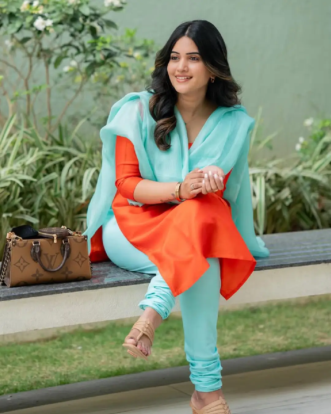 Sravanthi Chokarapu latest glamour photos (1)