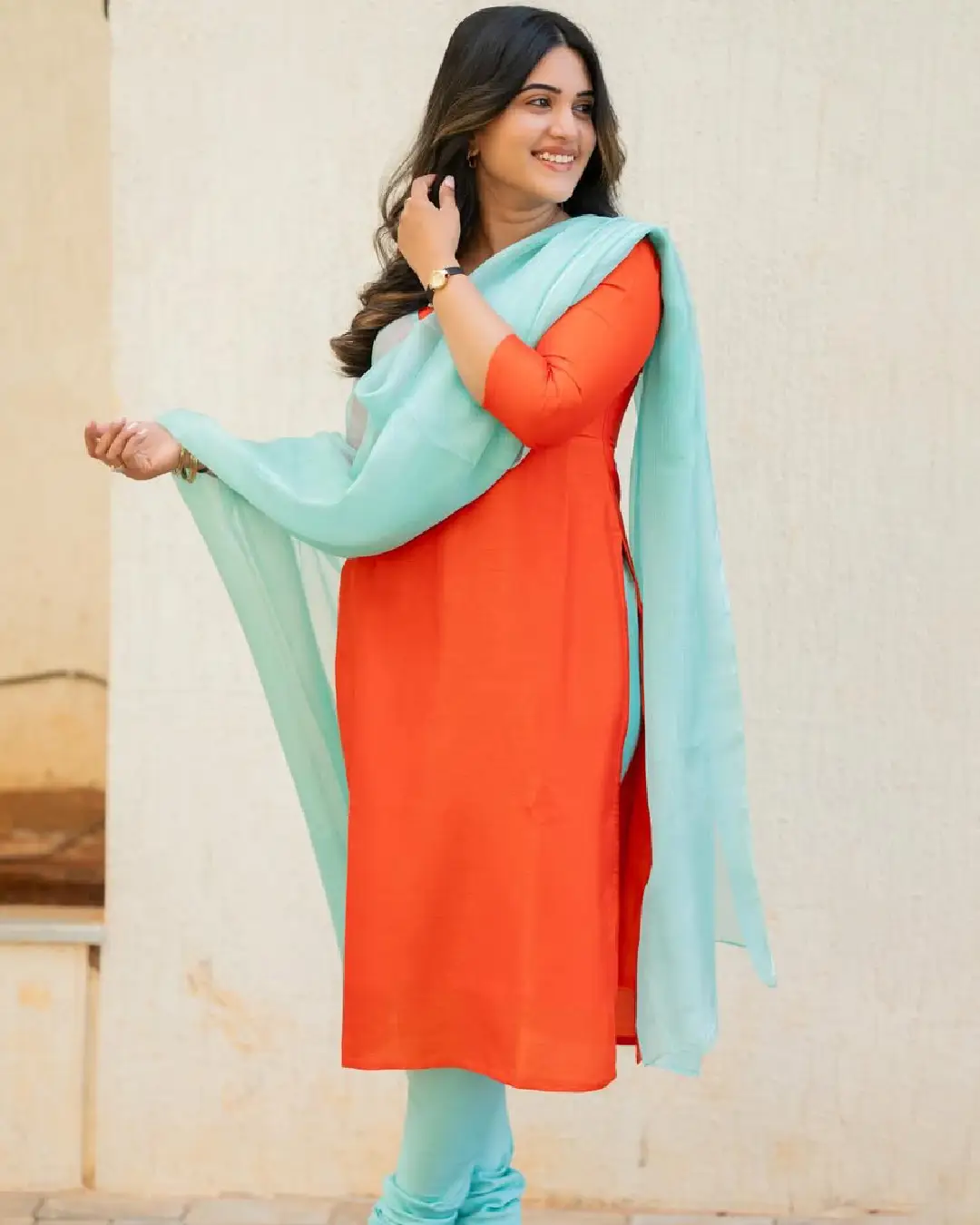 Sravanthi Chokarapu latest glamour photos (1)