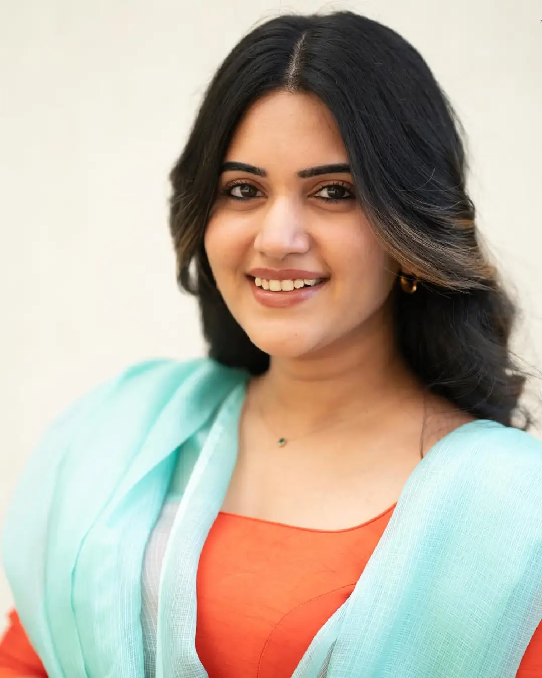 Sravanthi Chokarapu latest glamour photos (8)