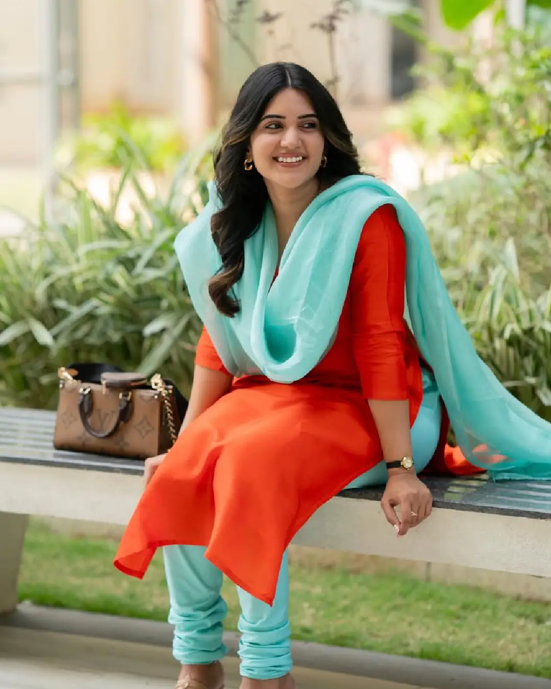 Sravanthi Chokarapu latest glamour photos (8)