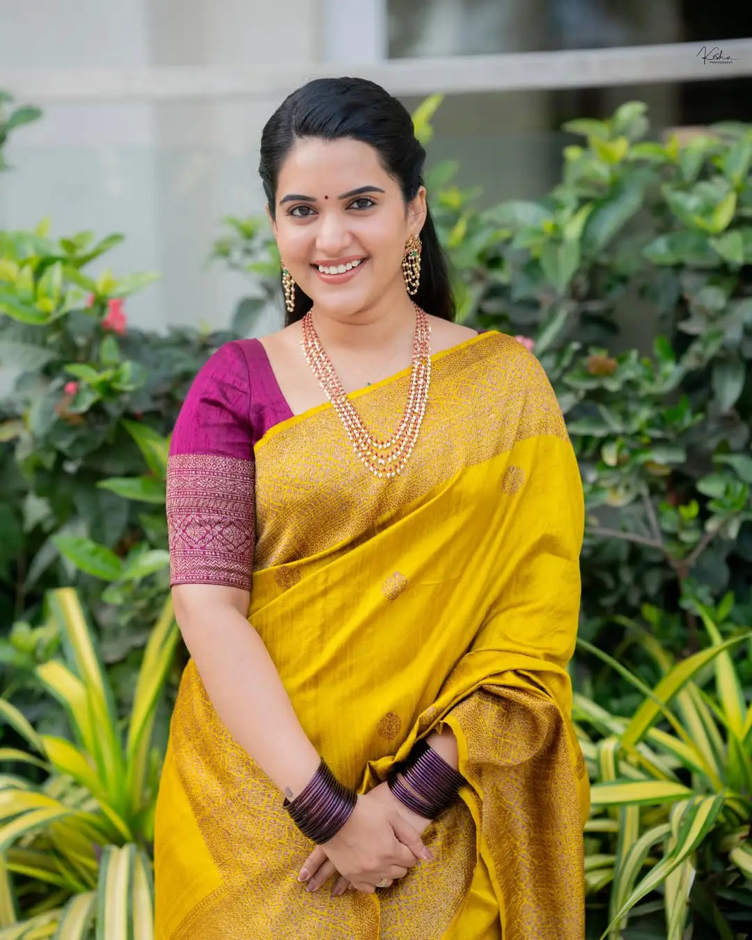 Sravanthi Chokkarapu Sankranthi special photos in a silk saree. (1)