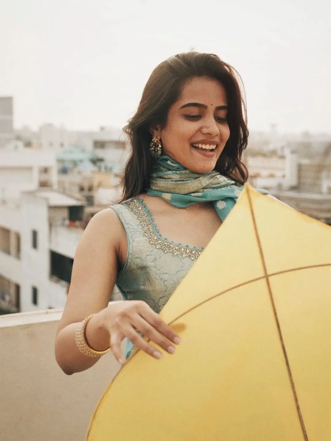 Sri Gouri Priya celebrate Sankranti festival by flying kites (1)