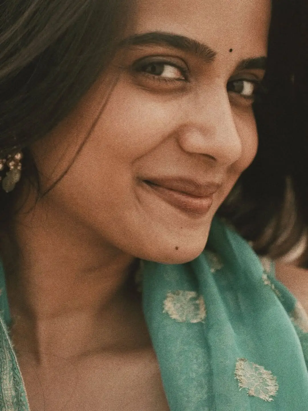 Sri Gouri Priya celebrate Sankranti festival by flying kites (1)