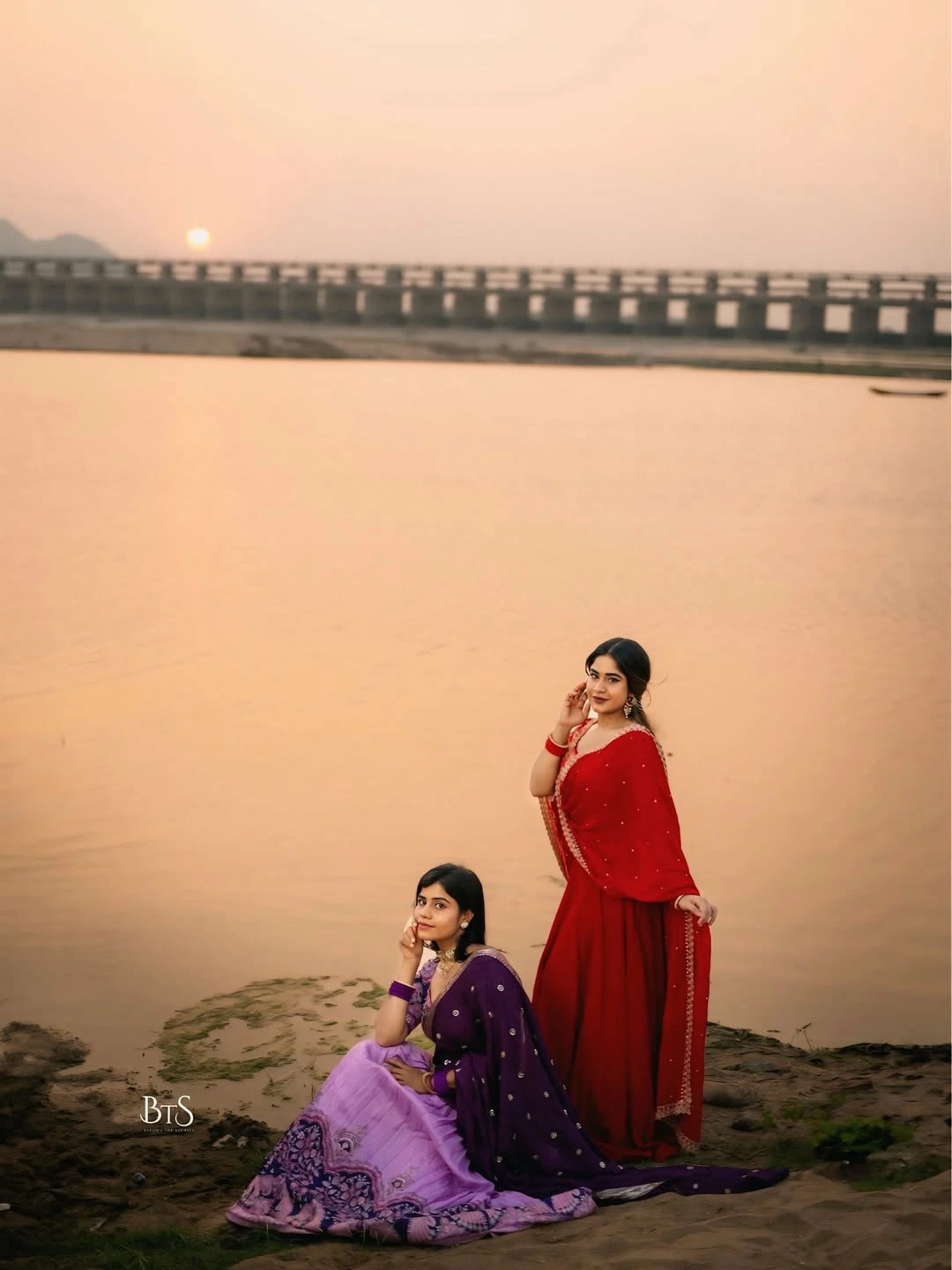 Swetha Naidu Shares Photos with her Sister