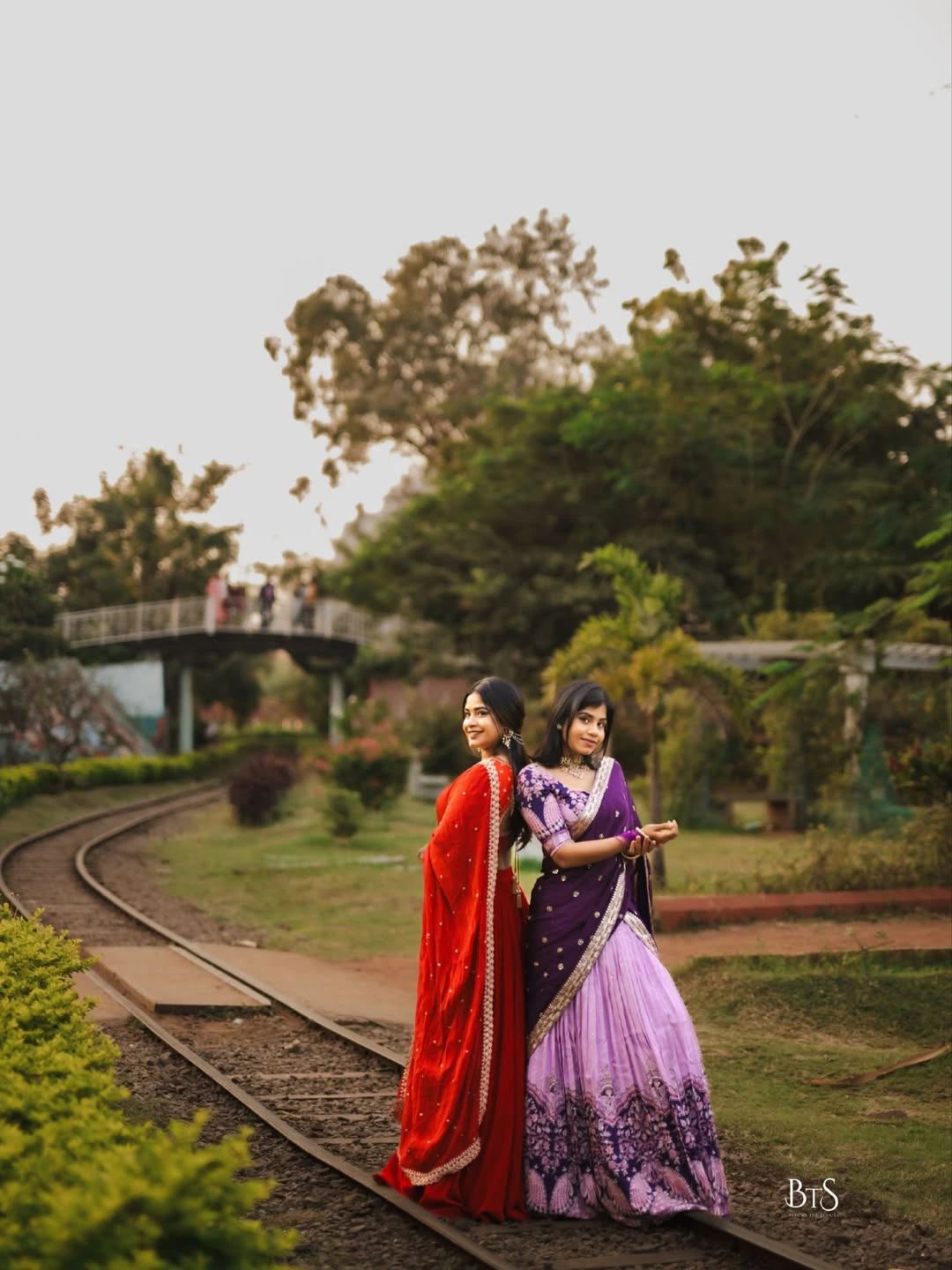 Swetha Naidu Shares Photos with her Sister