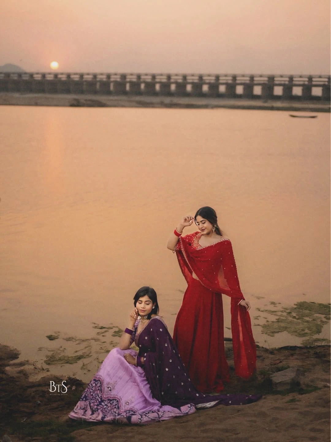 Swetha Naidu Shares Photos with her Sister