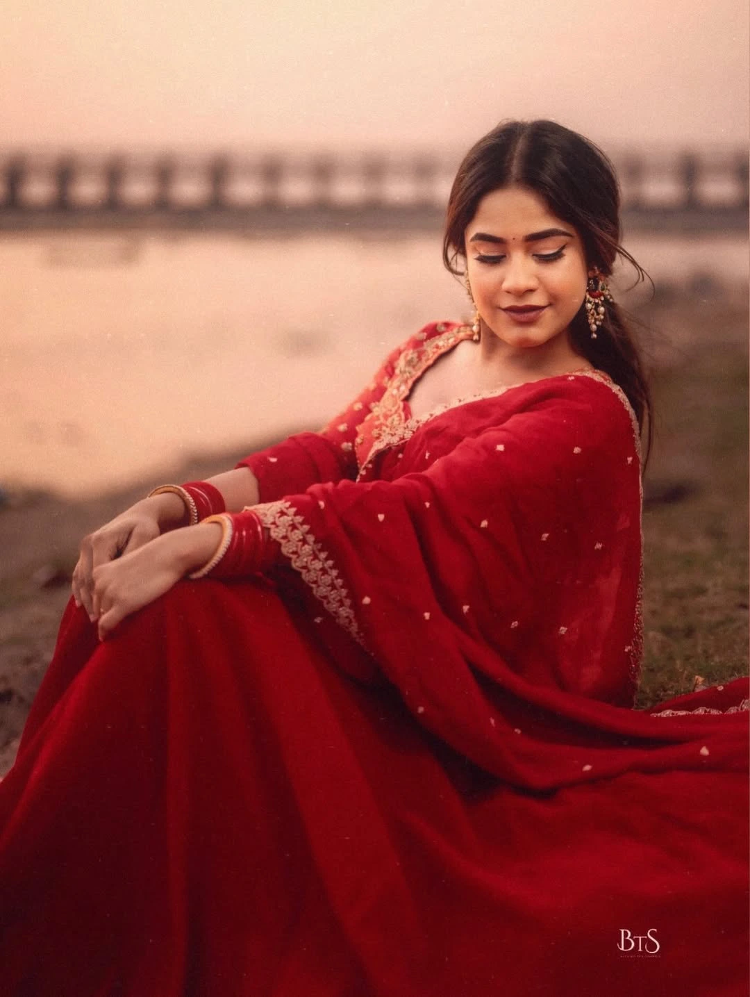 Swetha Naidu Shares Photos with her Sister