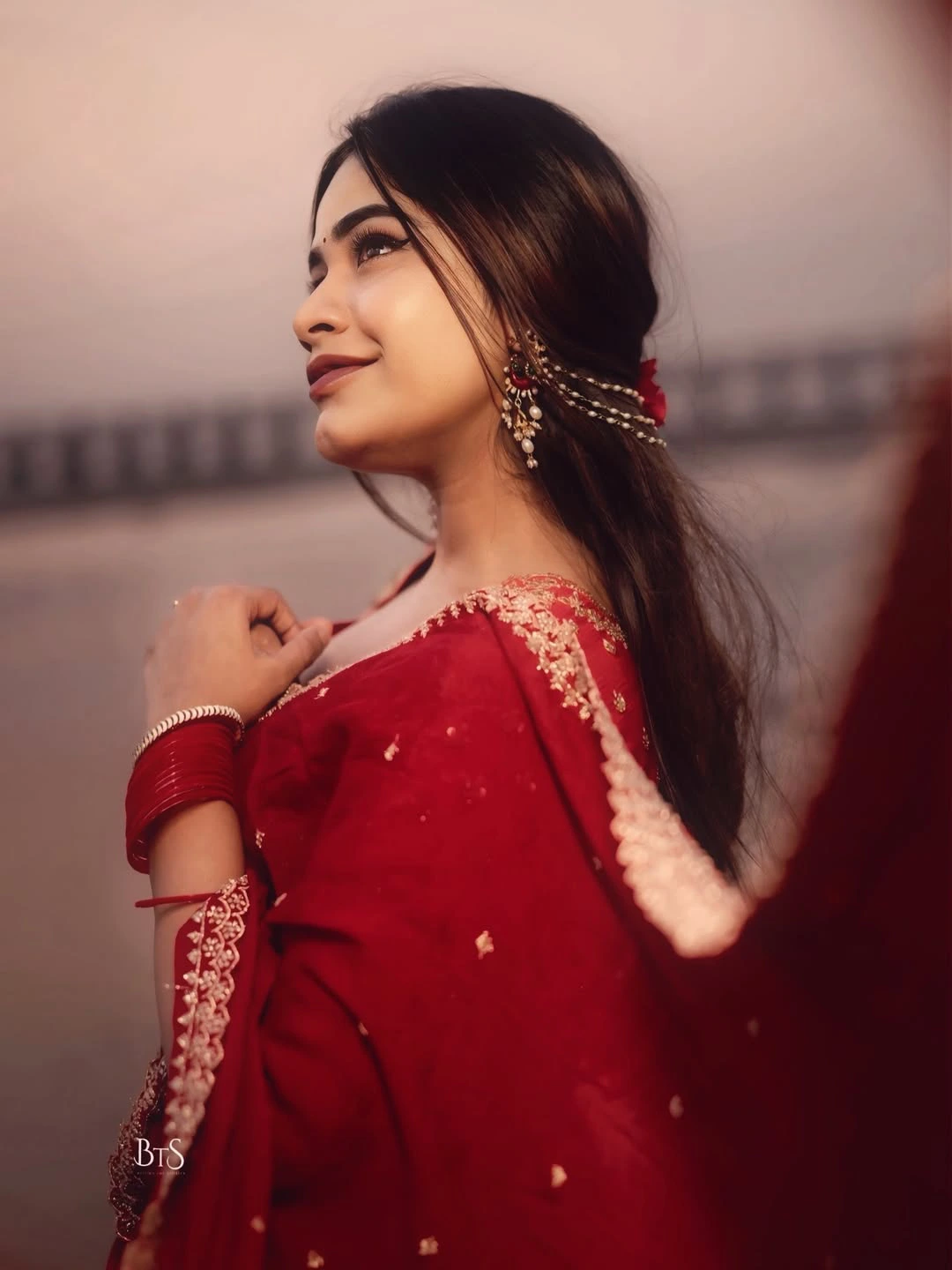 Swetha Naidu Shares Photos with her Sister