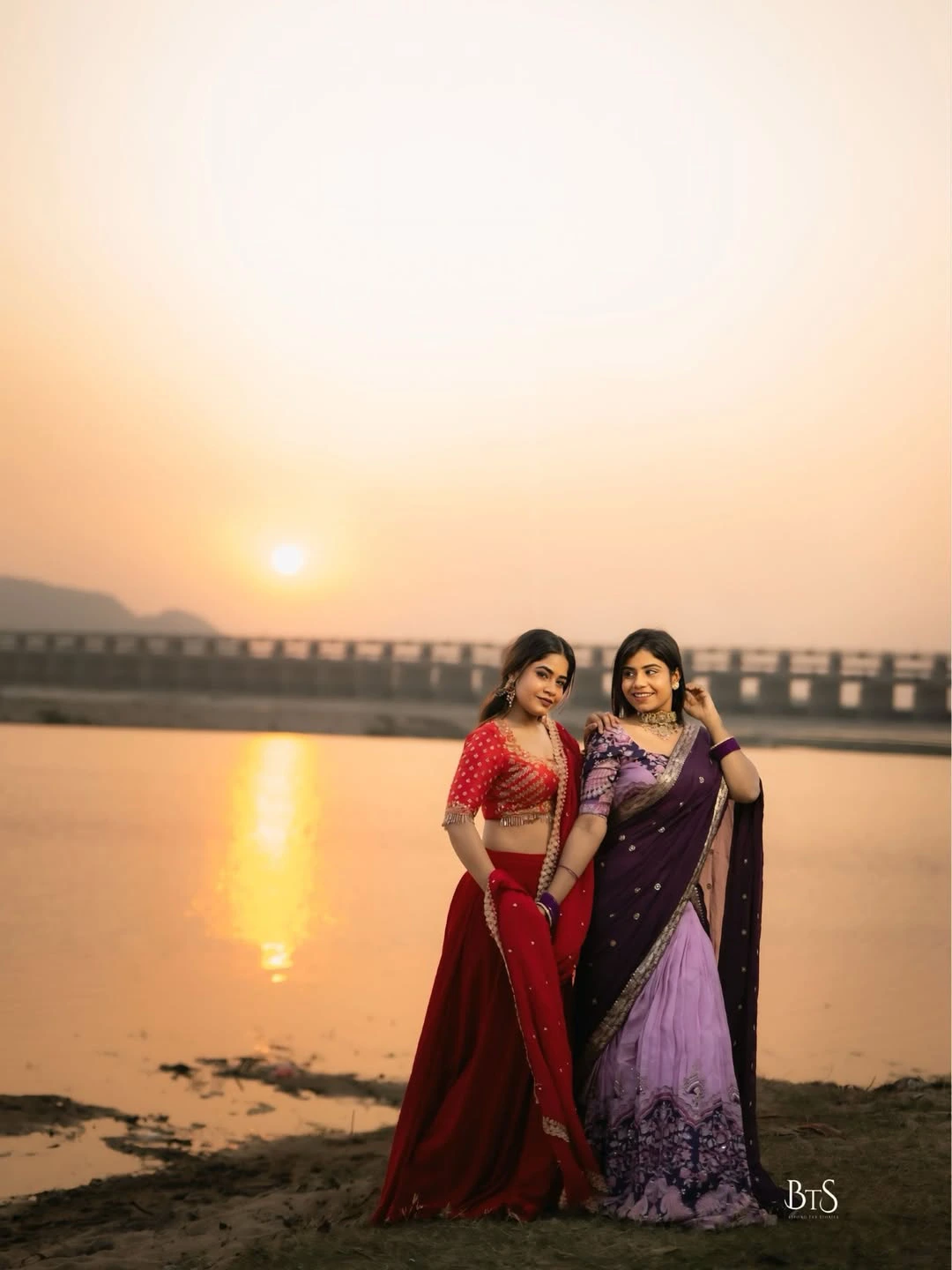 Swetha Naidu Shares Photos with her Sister