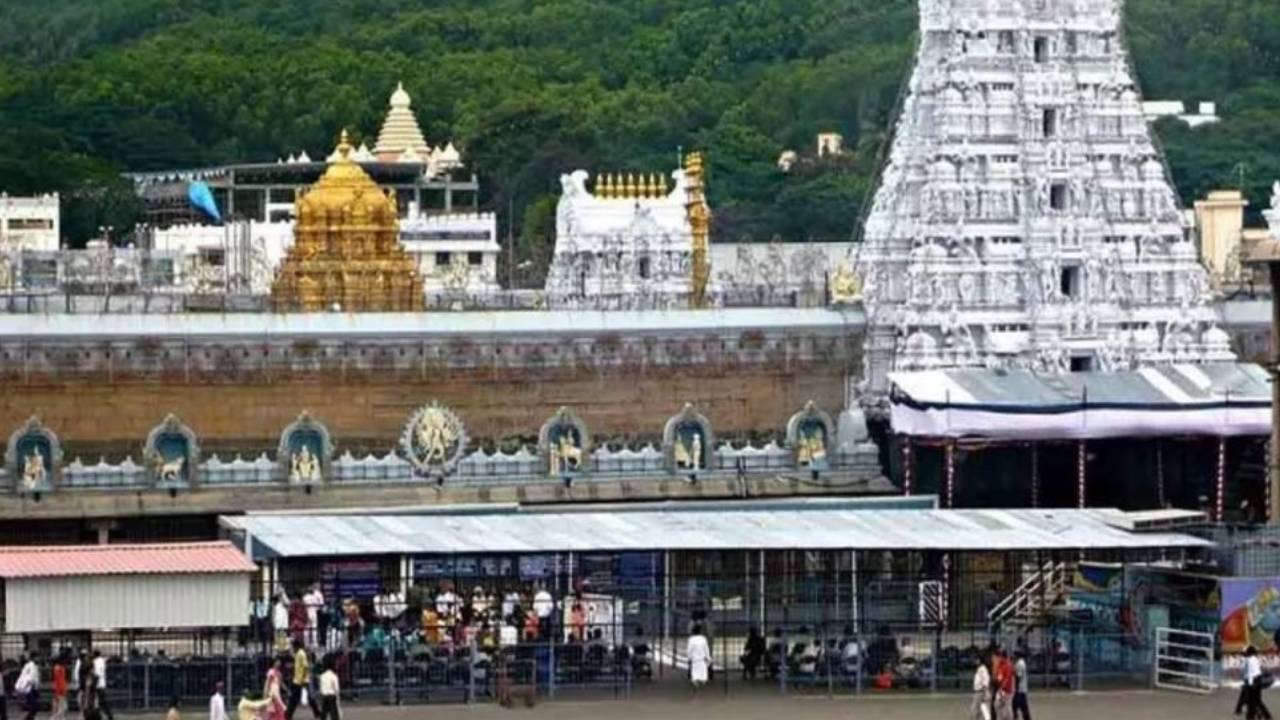 Tirumala Temple : తిరుమల శ్రీవారి భక్తులకు బిగ్ అలెర్ట్… ఆరోజు ఆలయం మూసివేత.. వెళ్ళేటప్పుడు చూసుకోండి.