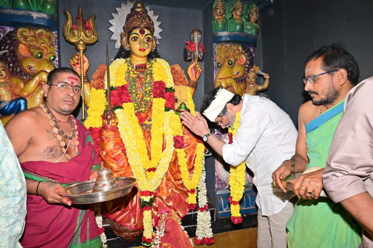 Trivikram Srinivas Unveiled Bronze Statue of Sirivennela Seetharama Sastry at Anakapalli