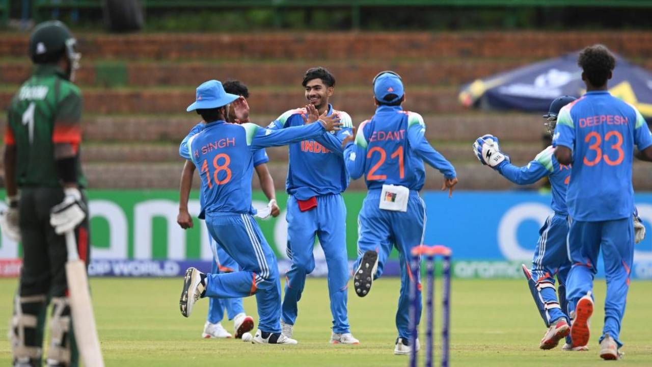 U19 World Cup : బంగ్లాదేశ్‌ను మడతపెట్టేసిన కుర్రాళ్లు.. ఉత్కంఠభరిత మ్యాచ్‌లో భారత జట్టు విజయం.. చివరిలో అదరగొట్టేశారు..
