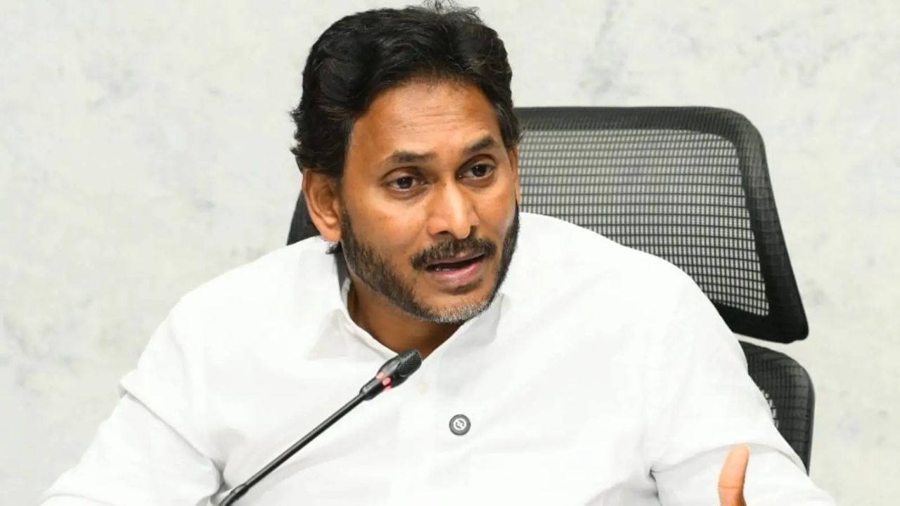 ఆ నియోజకవర్గంపై వైసీపీ స్పెషల్ ఫోకస్.. సీనియర్ నేతను తప్పించి కొత్త నేతకు బాధ్యతలు