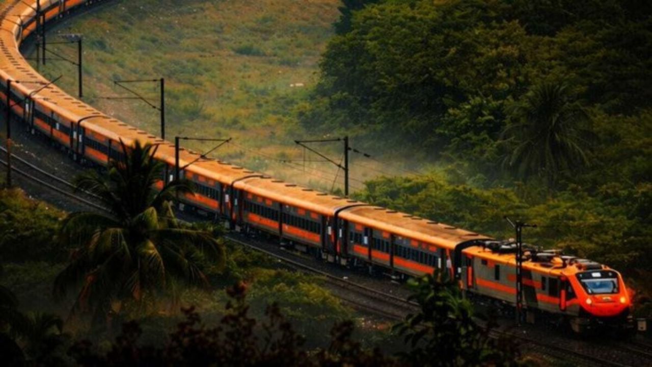 ఈ ట్రైన్లలో ఆర్‌ఏసీ ఉండదు.. ఓన్లీ కన్ఫార్మ్‌ స్లీపర్‌ క్లాస్‌.. చార్జీలు ఎంతో తెలుసా?