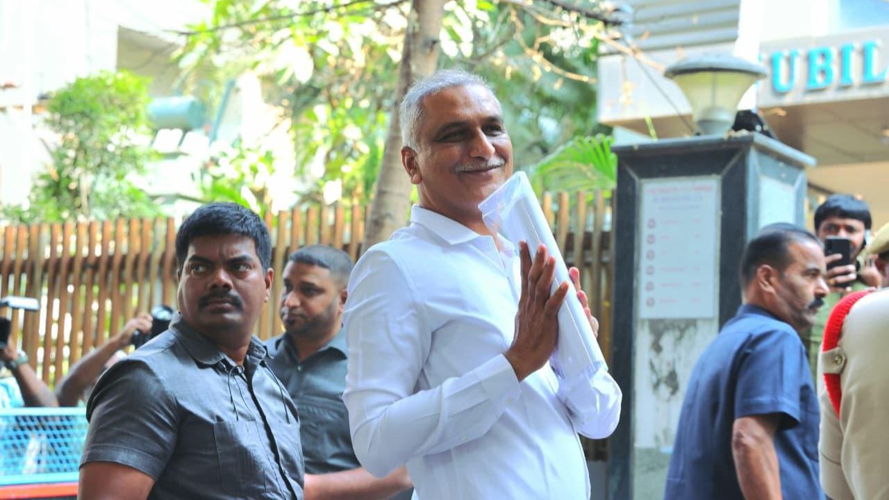 ఫోన్‌ ట్యాపింగ్‌ కేసు.. సిట్‌ విచారణకు హరీశ్ రావు హాజరు.. లోపలికి ఒక్కరినే అనుమతించిన పోలీసులు