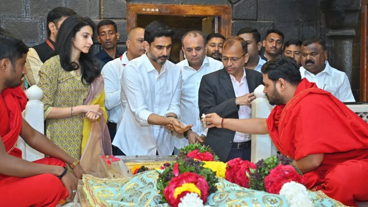 శిర్డీ సాయి సన్నిధిలో నారా లోకేశ్‌, బ్రాహ్మణి కాకడ హారతి, ప్రత్యేక పూజ.. ఫొటోలు