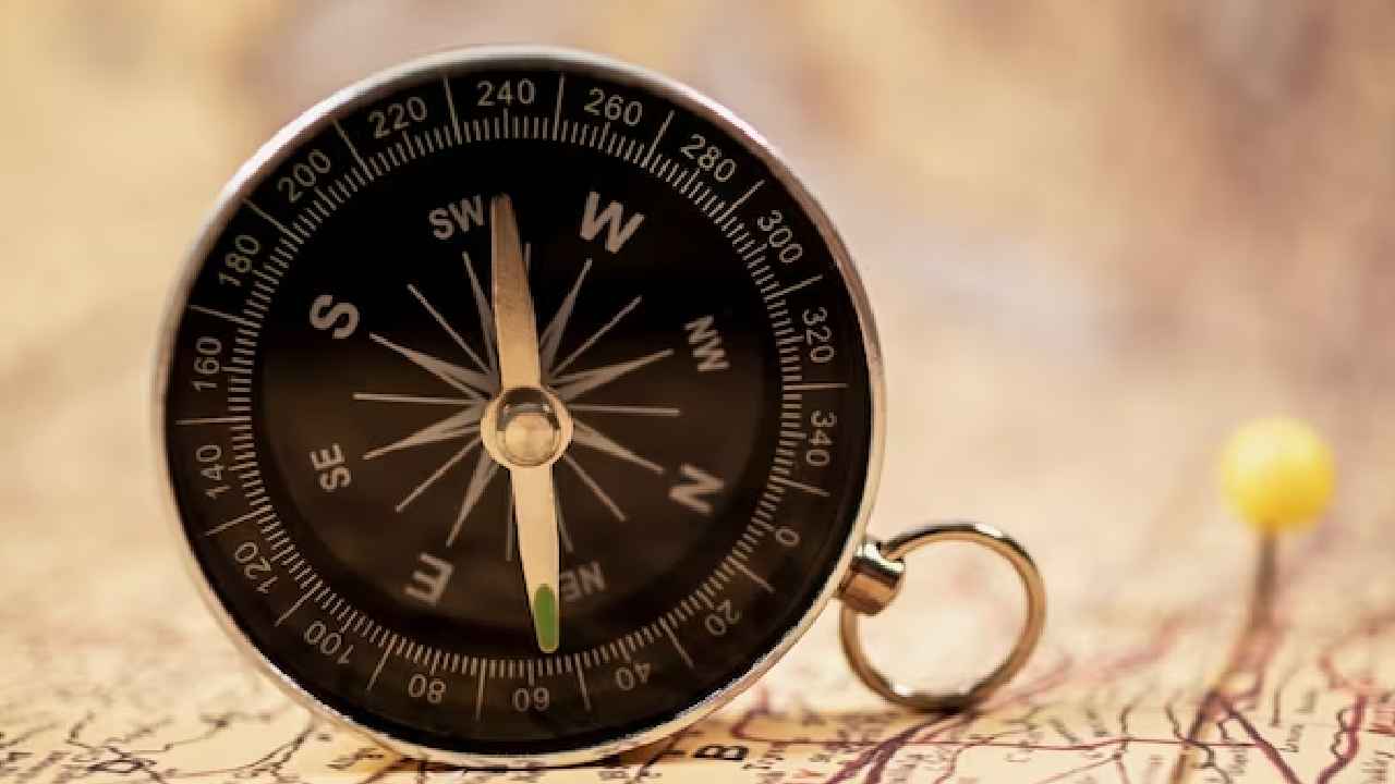 Vastu Tips: ఇంట్లో వాస్తు దోషాలు ఉన్నాయా? డబ్బు నిలవడం లేదా? ఈ సింపుల్ రెమిడీస్‌తో వాటిని చాలా ఈజీగా తొలగించుకోండి..!