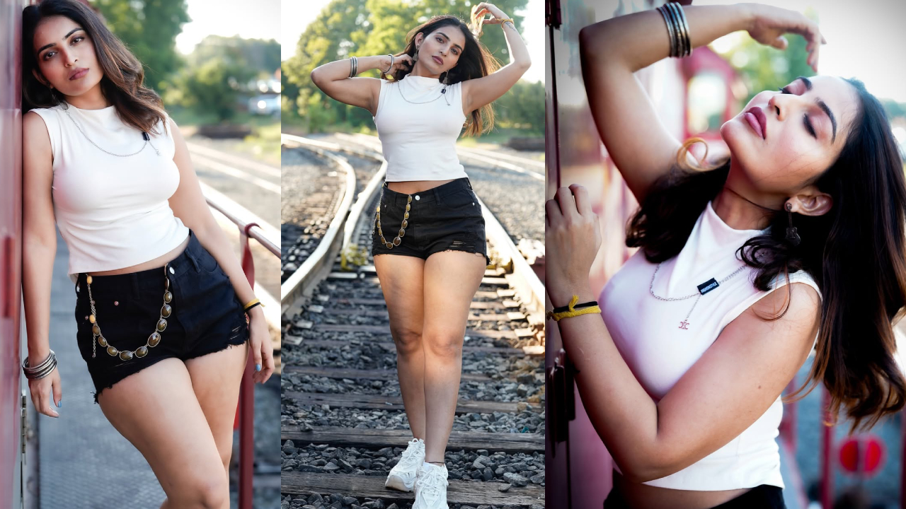 Ananya Nagalla: అబ్బబ్బా అనన్య నాగళ్ల.. అందాలు చూస్తే మతిపోవడం ఖాయం.. ఫొటోలు