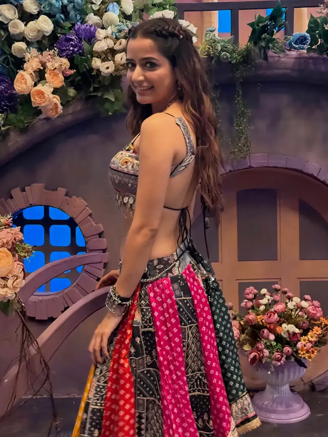 ashika ranganath from vammo vayyo song (1)