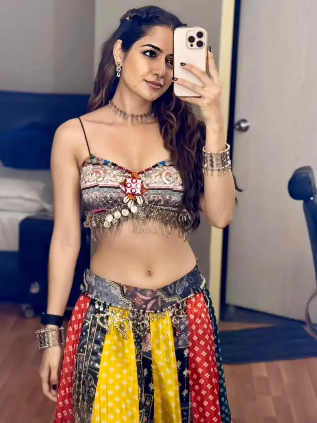 ashika ranganath from vammo vayyo song (1)