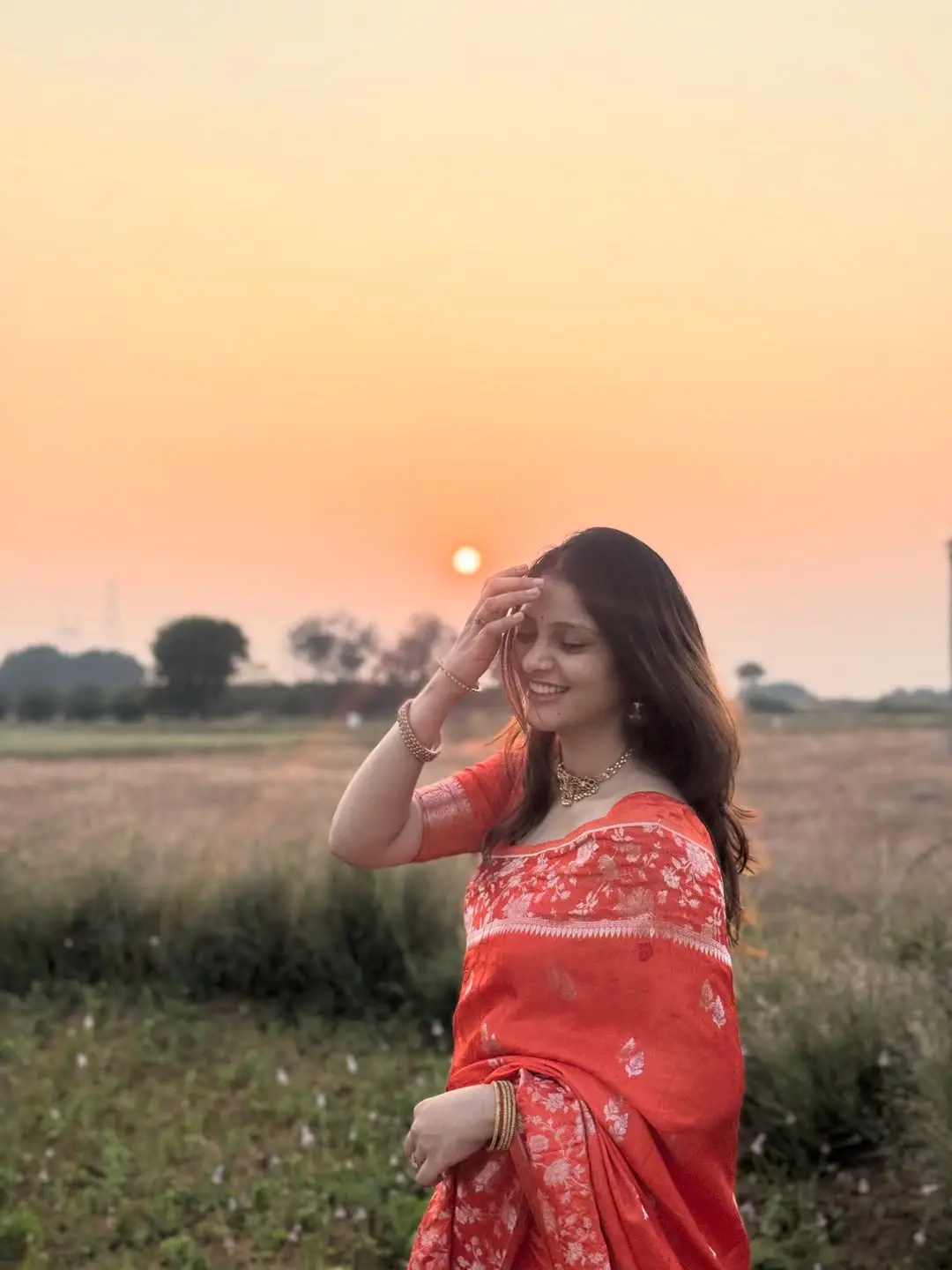 kiran abbavaram wife rahasya sankranthi special photos (1)