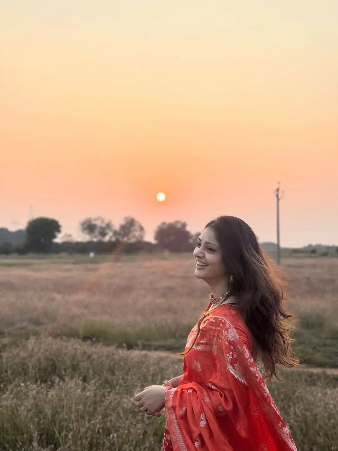 kiran abbavaram wife rahasya sankranthi special photos (1)