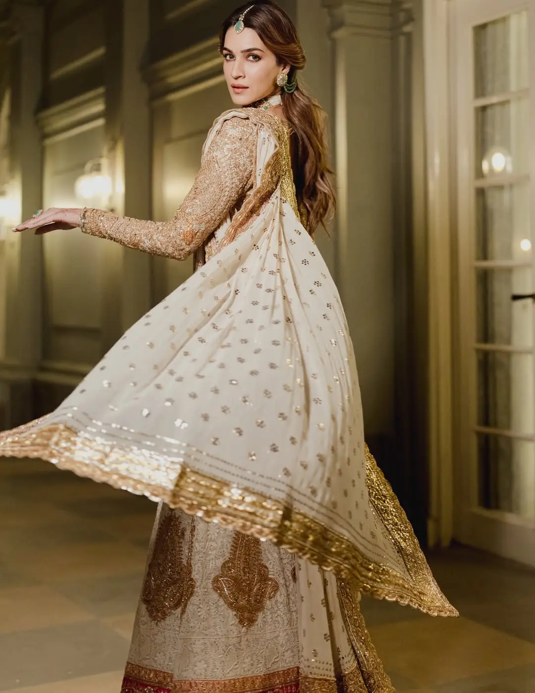 kriti sanon latest photos (1)