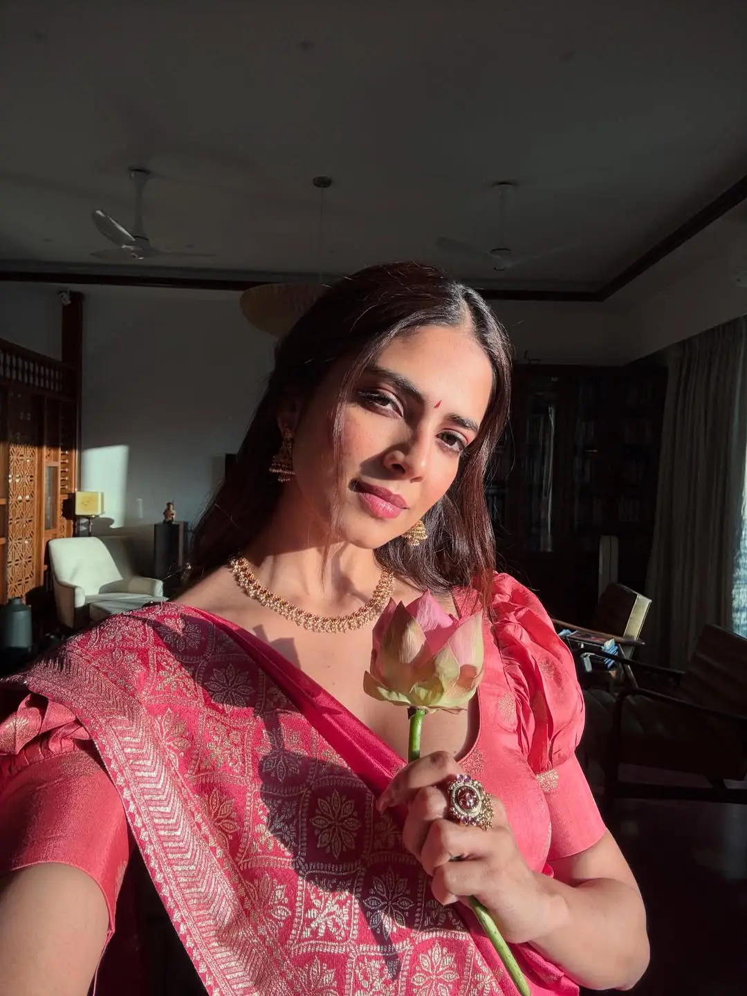 malavika mohanan latest photo gallery (1)