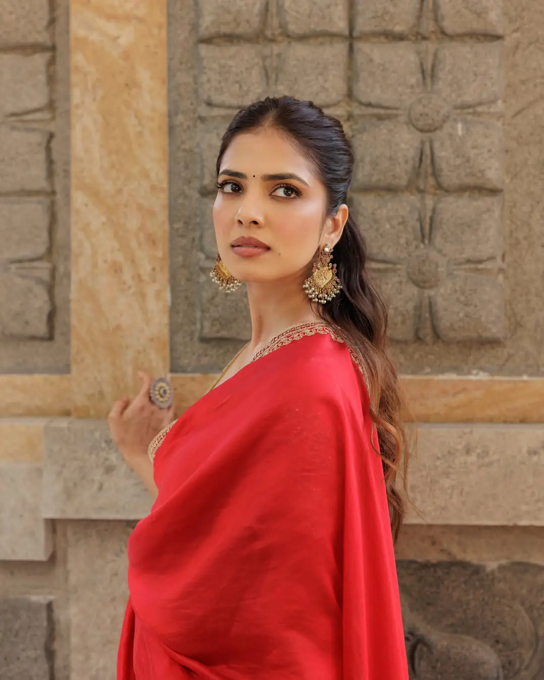 malavika mohanan latest photos viral on social media (1)