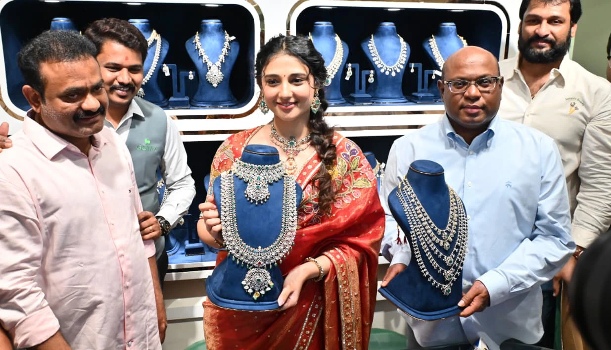 Ritika Nayak Opened Jewelry Showroom
