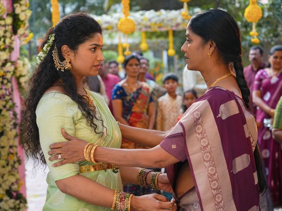 Aditi Bhavaraju Shares Funky Working Stills