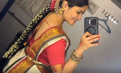 Aditi Bhavaraju Shares Funky Working Stills