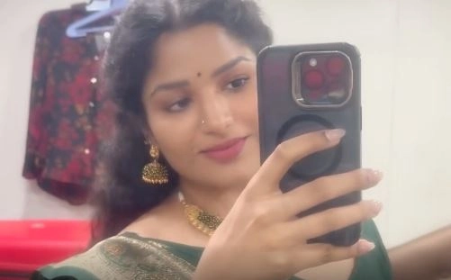 Aditi Bhavaraju Shares Funky Working Stills