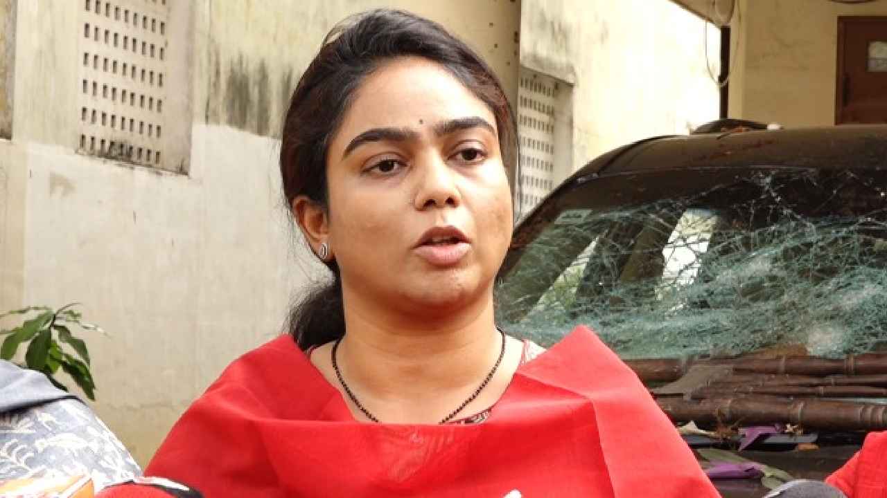 Ambati Mounika: మా నాన్న గొంతు నొక్కడానికే ఈ దాడి, పవన్ కల్యాణ్ చెప్పిన మహిళల రక్షణ ఇదేనా? అంబటి మౌనిక