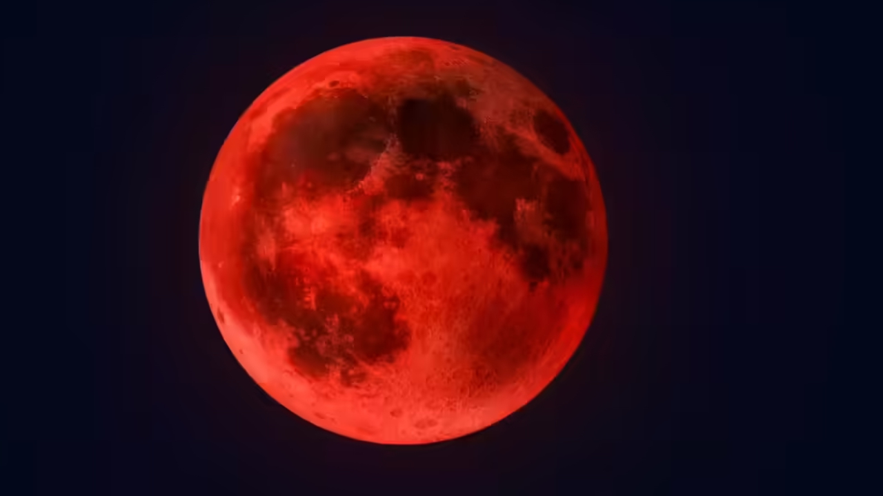 మార్చి 3న ఖగోళంలో వింత.. ‘రక్త చంద్రుడి’ దర్శనం.. ఇది దైవ సందేశమేనా.. సృష్టి అంతానికి సంకేతమా?