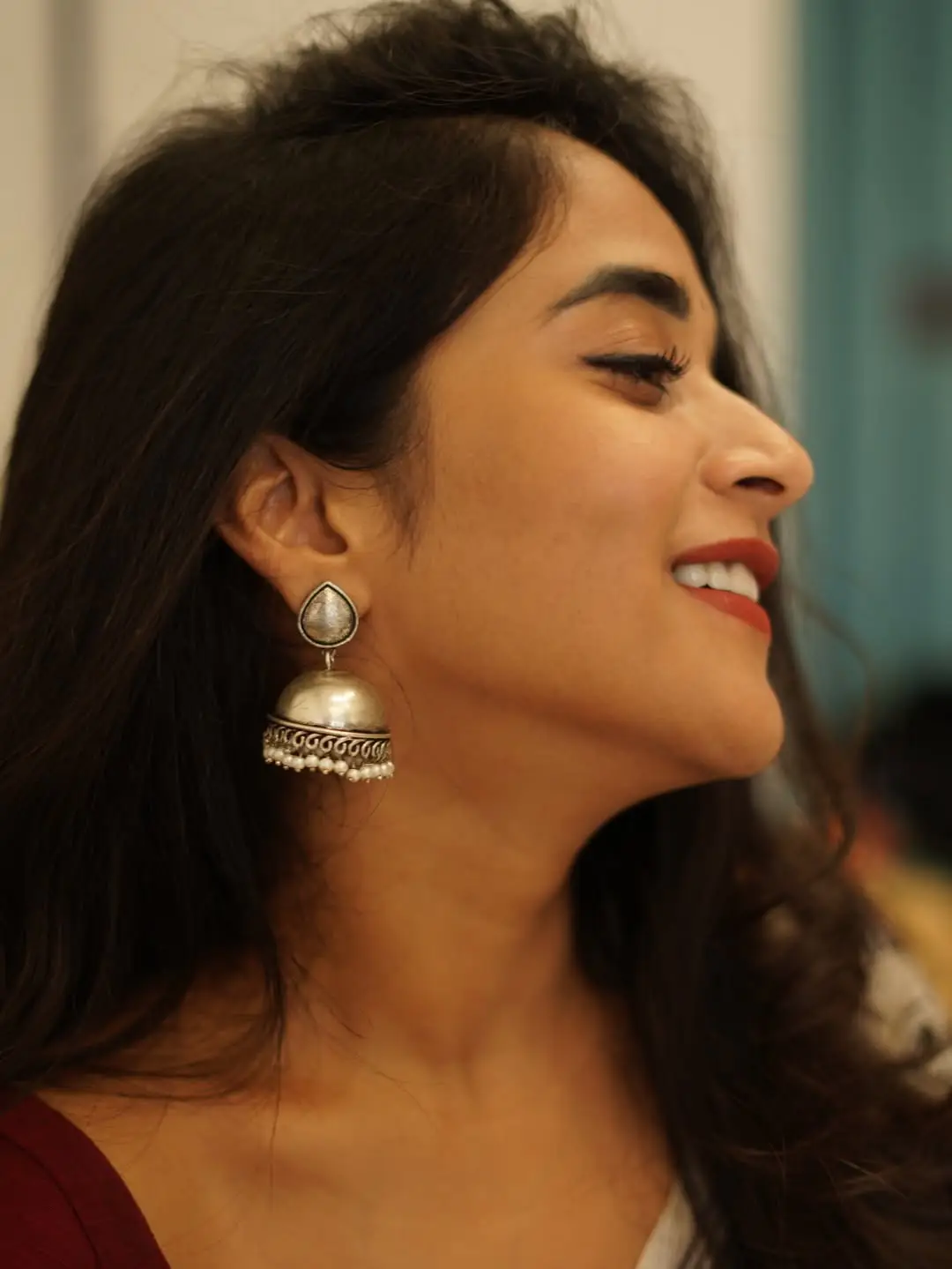 Deepthi Sunaina with Pet Dog photo viral (1)