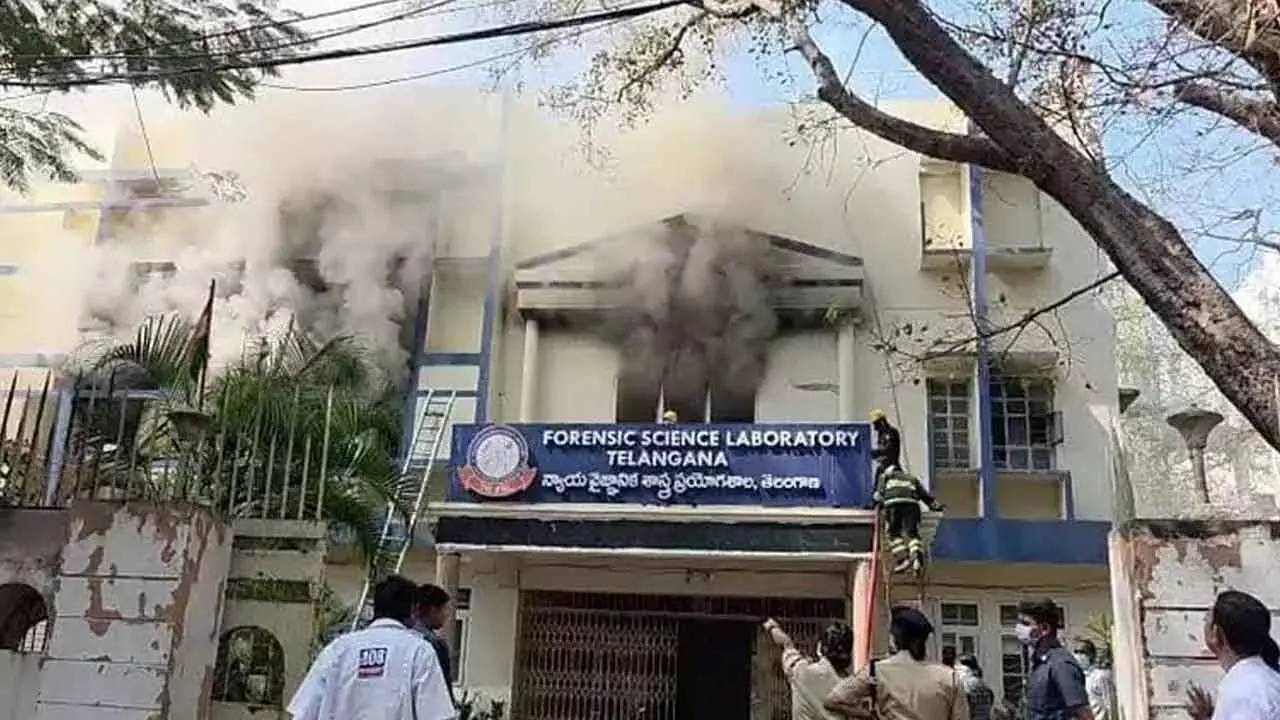 FSL Fire Accident : ఎఫ్‌ఎస్‌ఎల్‌ అగ్ని ప్రమాదం ఘటనలో కీలక మలుపు.. ఎన్ని ఫైల్స్ దగ్దమయ్యాయి.. ఫైల్స్ రికవరీపై ప్రత్యేక బృందం ఏమన్నదంటే?