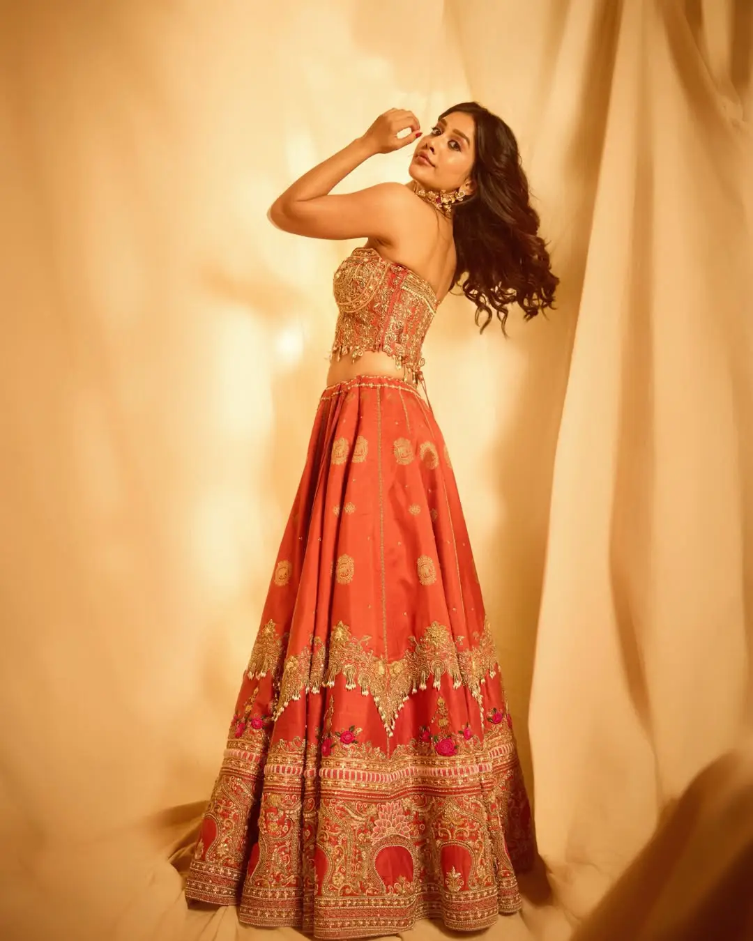 Hot beauty nabha natesh latest photo gallery