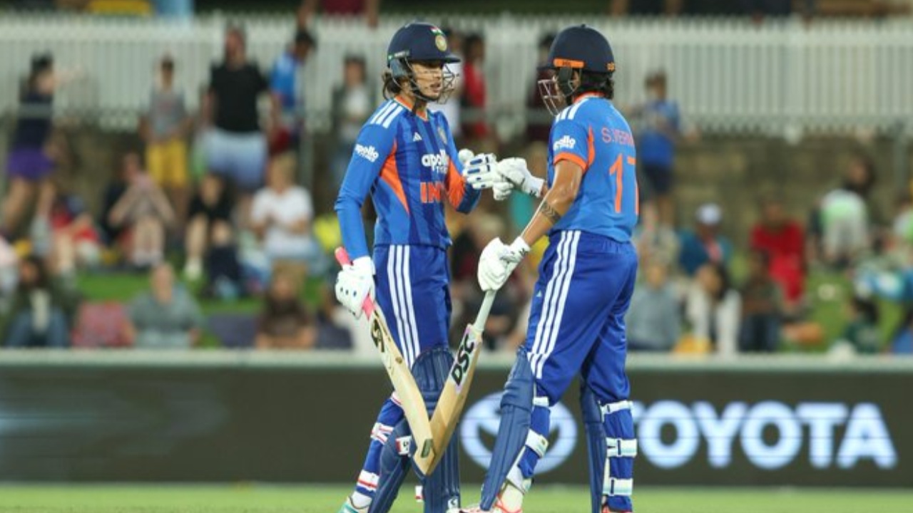 INDW vs AUSW : టీమ్ఇండియాకు షాక్.. ఆసీస్‌తో రెండో టీ20 మ్యాచ్‌లో ఓట‌మి